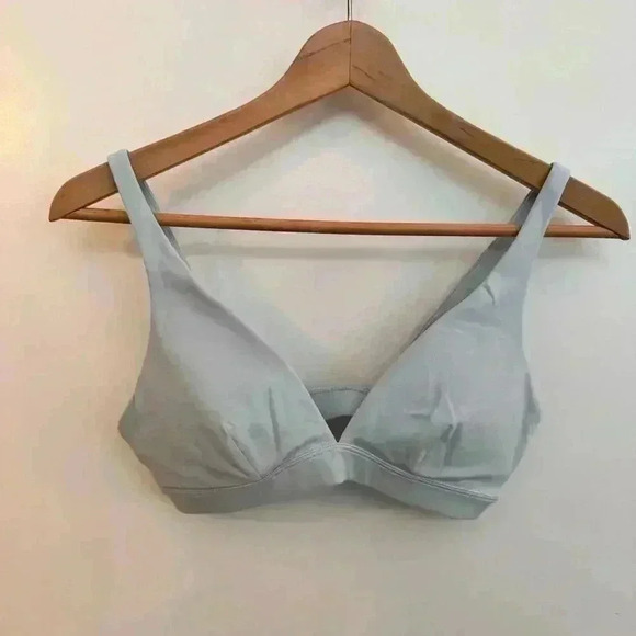 BOUTIQUE Deep V-Neck Sports Bra Padded Low Impact Fitness - Picture 3 of 5